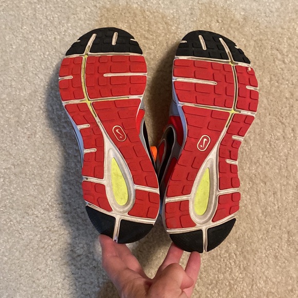 Women’s Nike Lunarfly+ 3 running shoes size 7.5. Comes in the original box - Picture 3 of 5